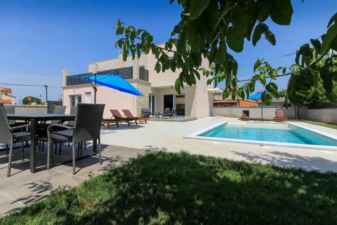 New Modern Villa Gogo With Private Pool Near The Beach And Town Of Pula By Wiibuk Sisan