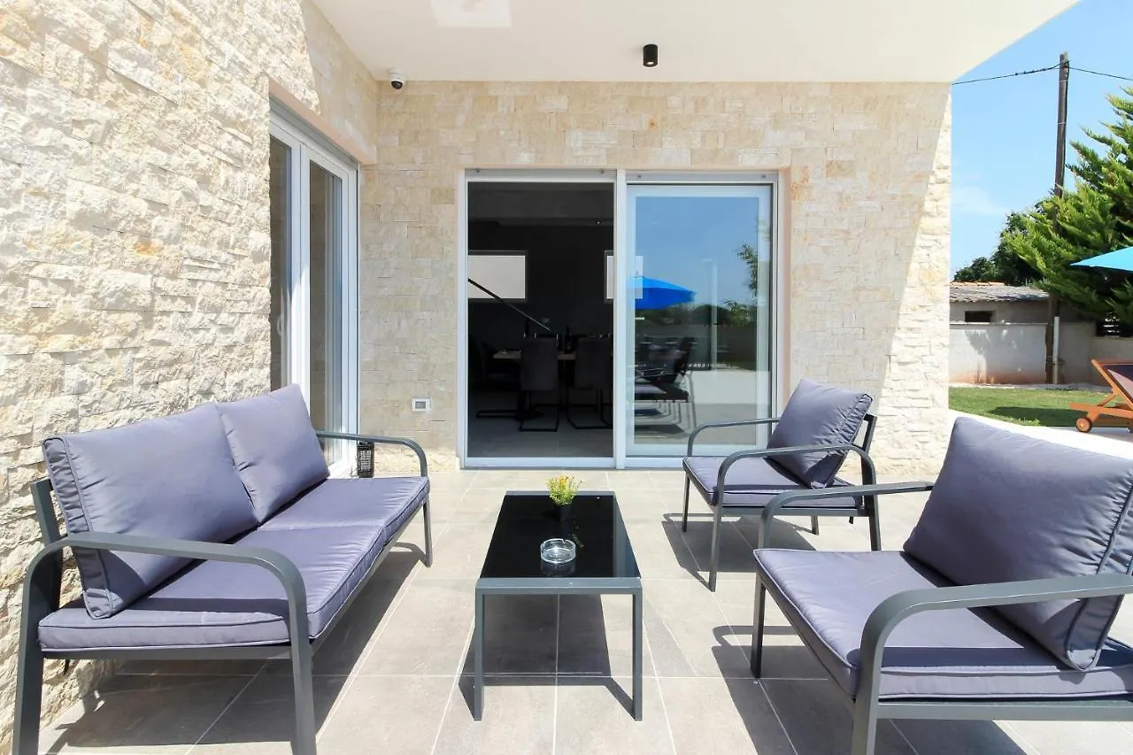 New Modern Villa Gogo With Private Pool Near The Beach And Town Of Pula By Wiibuk Sisan