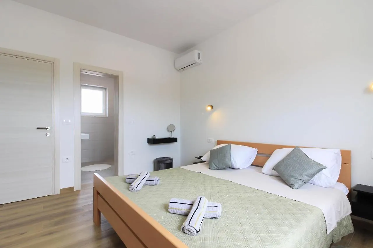 New Modern Villa Gogo With Private Pool Near The Beach And Town Of Pula By Wiibuk Sisan