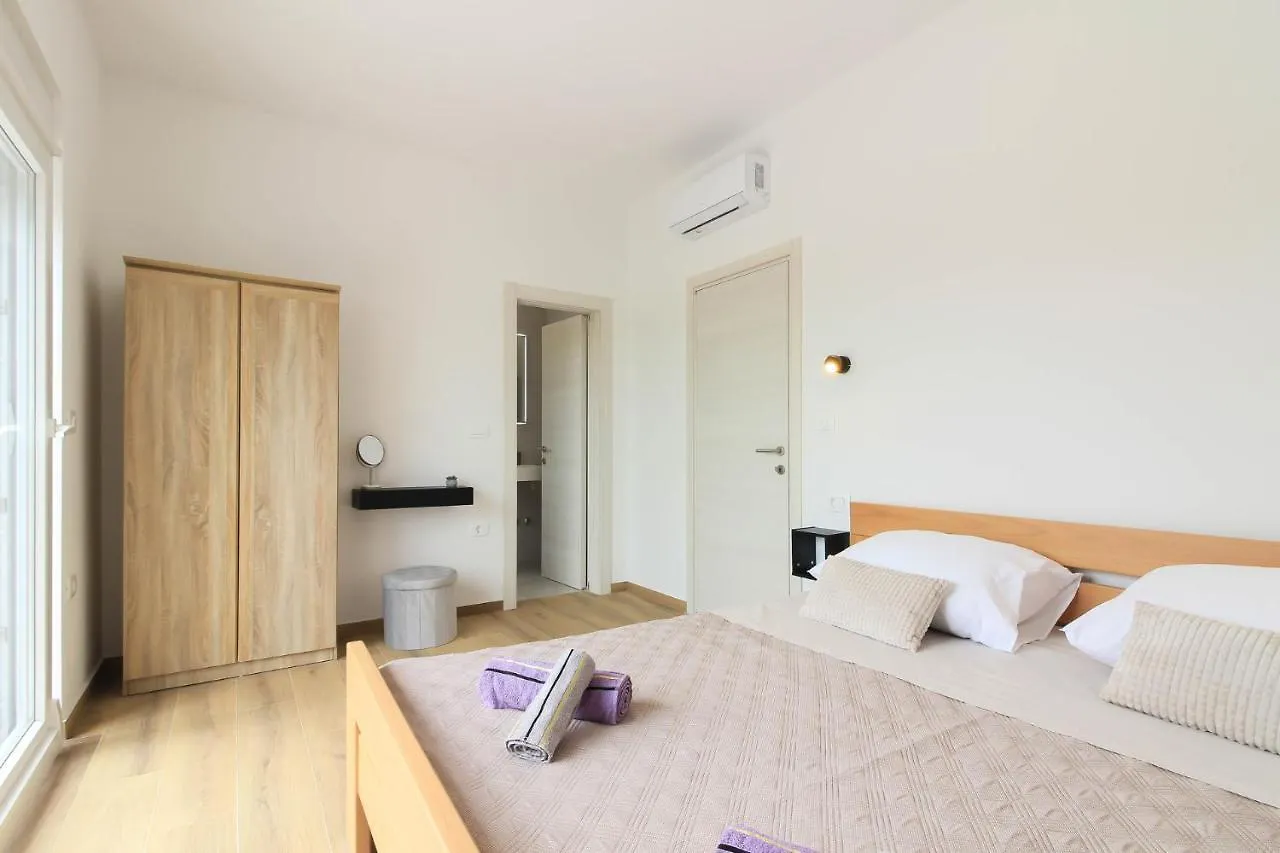New Modern Villa Gogo With Private Pool Near The Beach And Town Of Pula By Wiibuk Šišan Chorvatsko