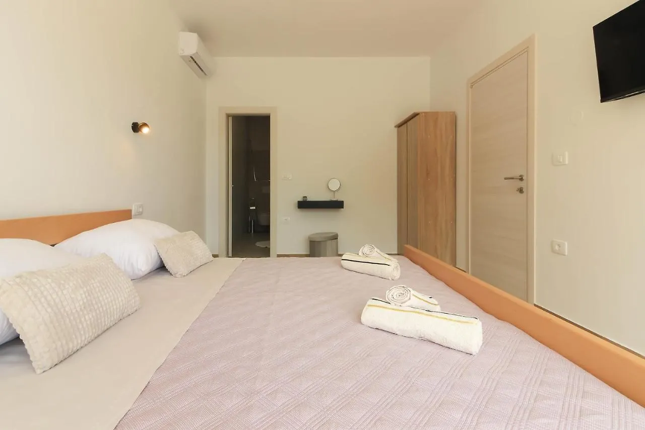 New Modern Villa Gogo With Private Pool Near The Beach And Town Of Pula By Wiibuk Šišan
