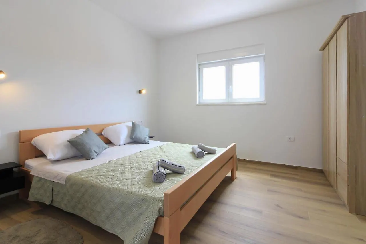 New Modern Villa Gogo With Private Pool Near The Beach And Town Of Pula By Wiibuk Šišan