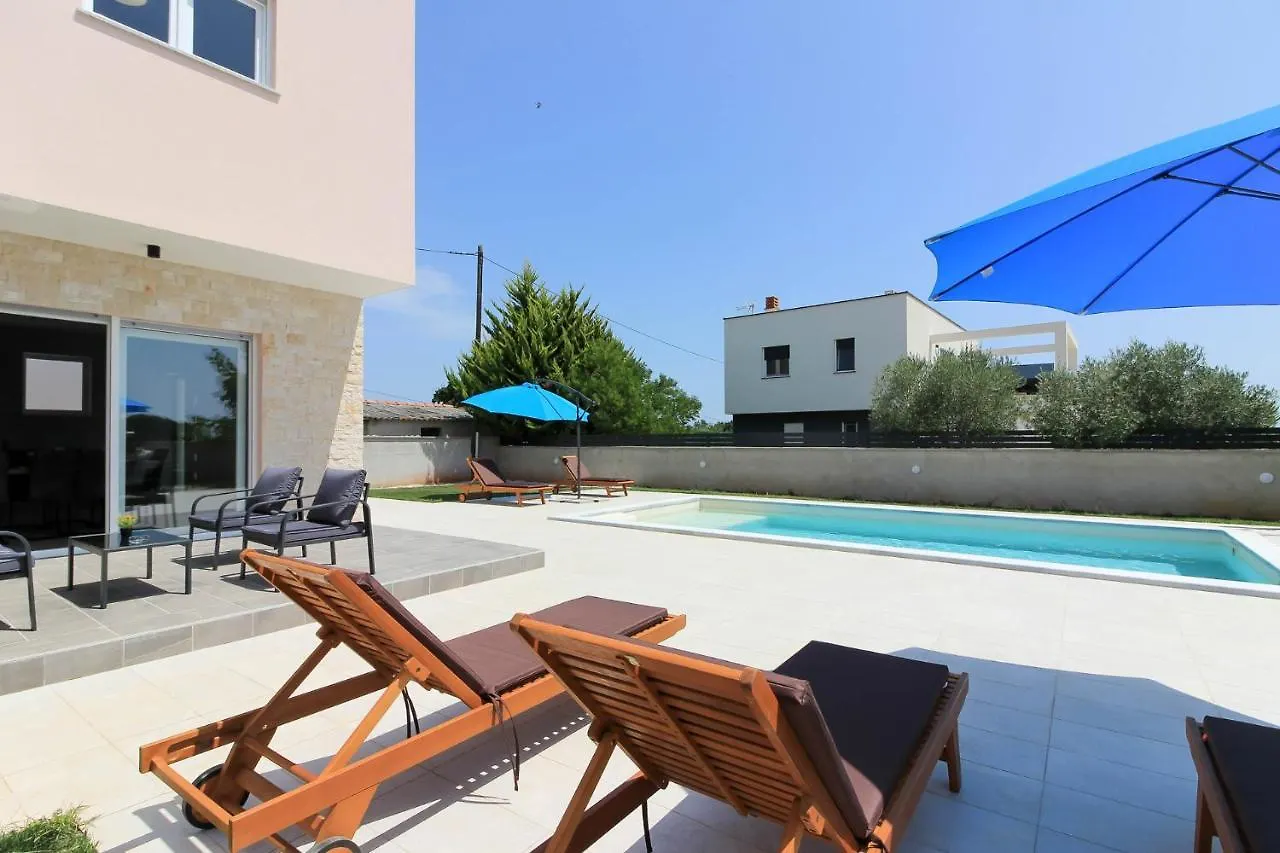 New Modern Villa Gogo With Private Pool Near The Beach And Town Of Pula By Wiibuk Šišan 0*,  Chorvatsko
